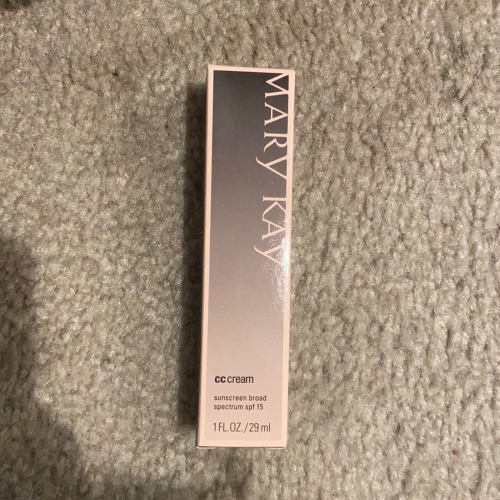 Cc cream light to medium